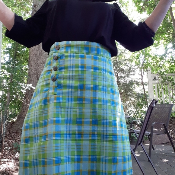 Plaid Knee-length Skirt - Picture 4 of 6